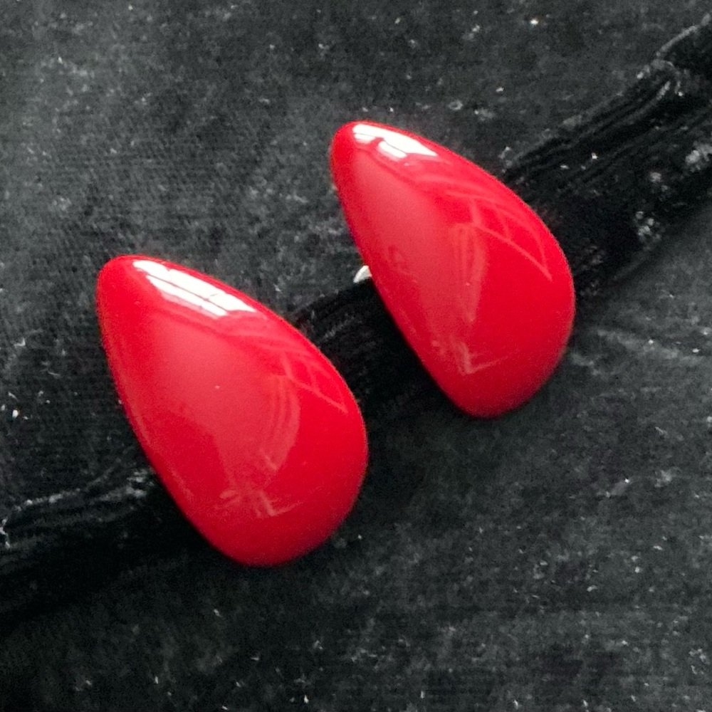 3 for $15 VTG Teardrop domed red earrings